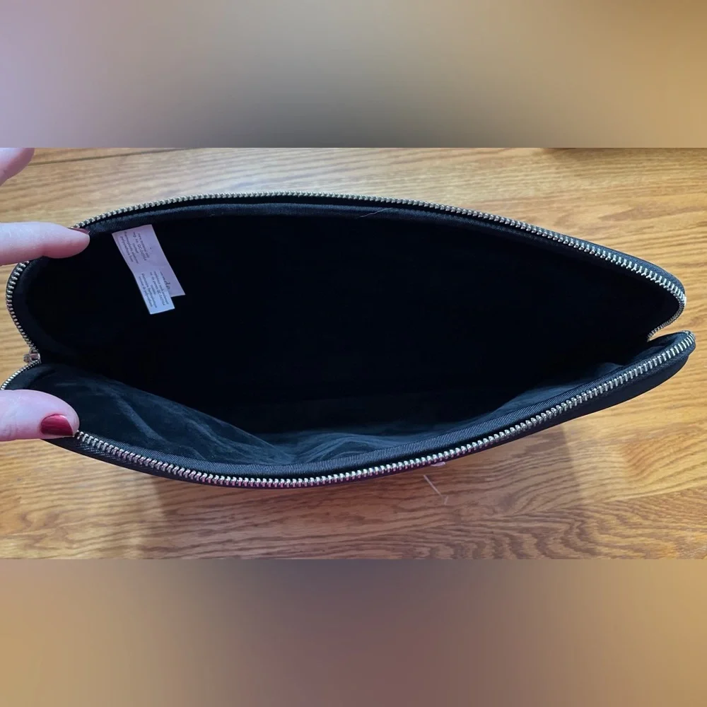 Kate Spade iPad/Laptop Case with zipper closure
